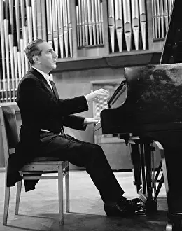 Yakov: Soviet pianist Yakov Flier