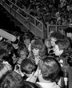 Olimpiyskiy: Soviet pop singer Alla Pugacheva concert for victims