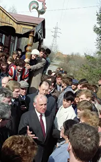 Nizhny: Soviet President Gorbachev meets Uralmash plant