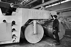 Roller: Soviet road roller for Vietnam, 1979