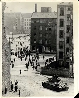 100000: Soviet Russian tanks in East Berlin during uprising