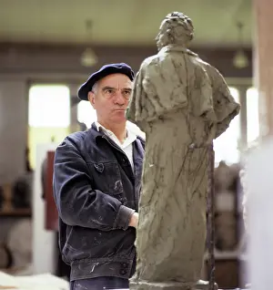 Anikushin: Soviet sculptor Mikhail Anikushin, 1982