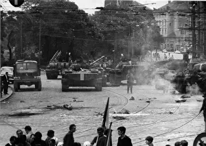 Linhart: Soviet tank - soldiers - protesters - residents