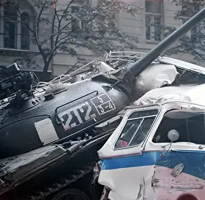 Crushes: Soviet tank - troops - soldiers - barricade, Prague