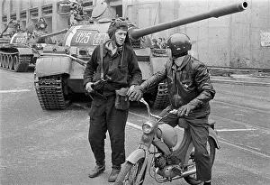 Crewman: Soviet tanks - submachine gun - moped