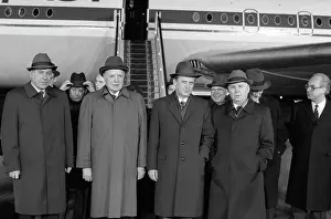 Bucharest: Soviet Union delegation returns from Romanian SSR, 1986