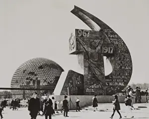 Opposites: Soviet and U.S. exhibits at the Montreal World's