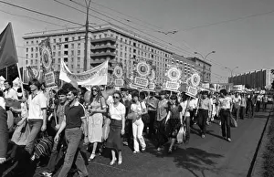 Activism: Soviet youth marches against nuclear war threat