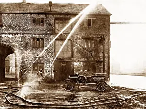 Sowerby: Sowerby Bridge - Canal Wharf - Fire engine