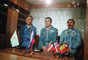 Zvezdny: Soyuz TM-19 spaceship crew
