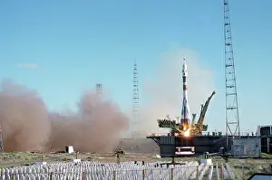 Launches: Soyuz TM-24 spaceship launch, 1996