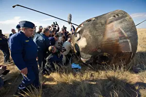 Reentry: Soyuz TMA-21 spacecraft shortly after the ?