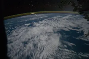 Reentry: Space shuttle Atlantis re-entry flight path ?