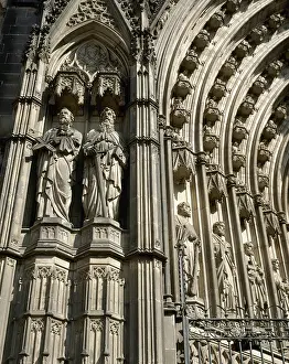Font: Spain. Barcelona. Cathedral. Facade. Archivolt. Neogothic st