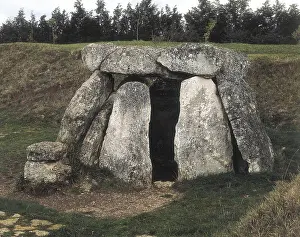 Geografa: Spain. Eguilaz. Aizkomendi Dolmen