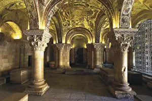 Le N: Spain. Leun. Pantheon of the Kings