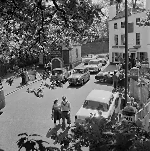 Congregated: Spaniard's Inn, Hampstead