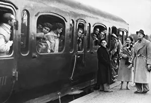 Negotiation: Spanish national refugees on arrival in the Netherlands