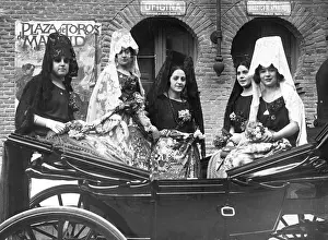 Lacework: SPANISH WOMEN