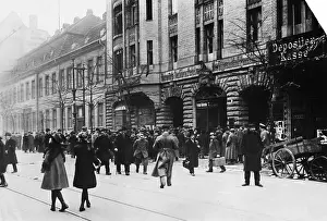 Spartacists: Spartacists occupy the press building of Forward, 1919