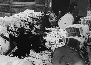 Newsprint: Spartacus barricade themselves in the Berlin newspaper quart