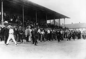 Brits: Spectators at a baseball game in an internment camp, 191