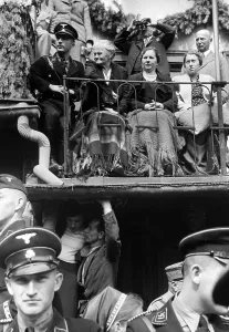 1933 1945: Spectators of the parades at the main square of Nurember