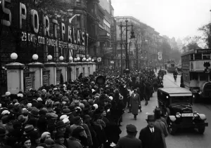 Withdrawal: Before a speech by Adolf Hitler, 1933