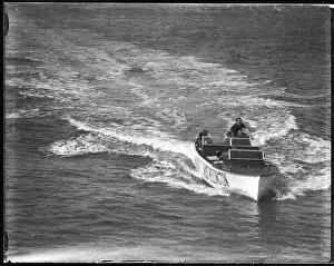 Japes: SPEED BOATING!