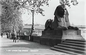 Hinting: The Sphinx in London