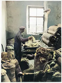 Carding: SPINNING HARRIS TWEED
