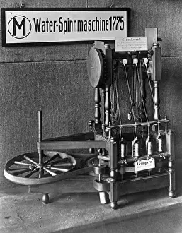 1775: Spinning machine from the 18th century
