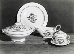 Hassell: SPODE DINNER SERVICE