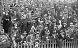 C1927: SPORTING CROWD C1927