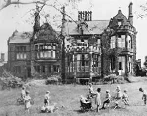 Accomodation: Spring Bank Nursery, Leeds