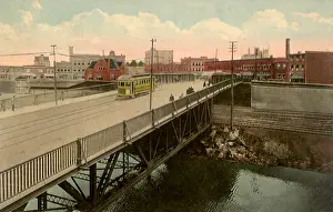 Youngstown: Spring Common Bridge. Youngstown