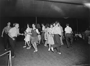 Asheville: Square dance team dancing at the Mountain ?