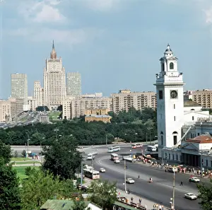 Kiyevsky: Square of Kiyevsky Rail Terminal, 1977