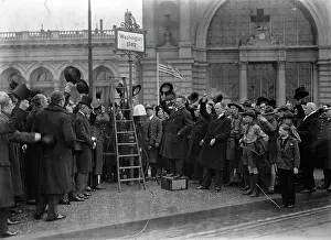 Loebe: The square in front of the Lehrter Bahnhof (trainstation)