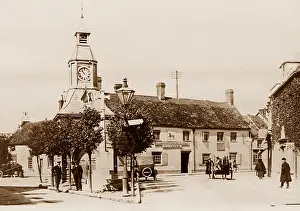 Mere: The Square, Mere