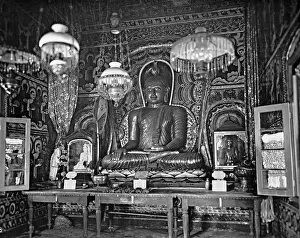 Lavinia: Sri Lanka - Temple around 1912