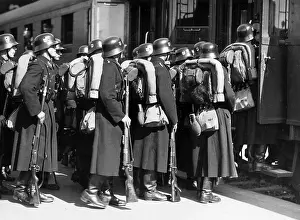 Knapsack: SS-men go to the Nuremberg Rally