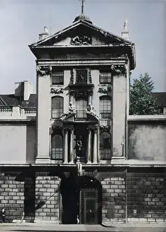 Bartholomews: ST BART'S HOSPITAL GATE