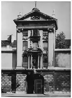 Bartholomews: ST BART'S HOSPITAL GATE