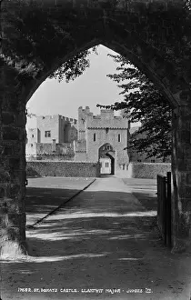 Vale: St. Donat's Castle