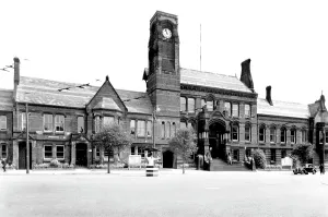 Helens: St Helens, the Town Hall c1955