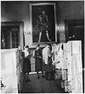 Jamess: St. James's Palace as a parcels depot, WWII