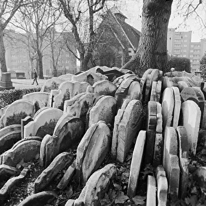 Graveyards: St Pancras Gardens