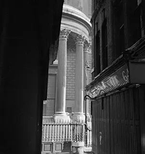 Shopfronts: St Pauls Cathedral