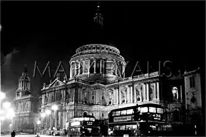 Routemaster: ST. PAUL'S AT NIGHT